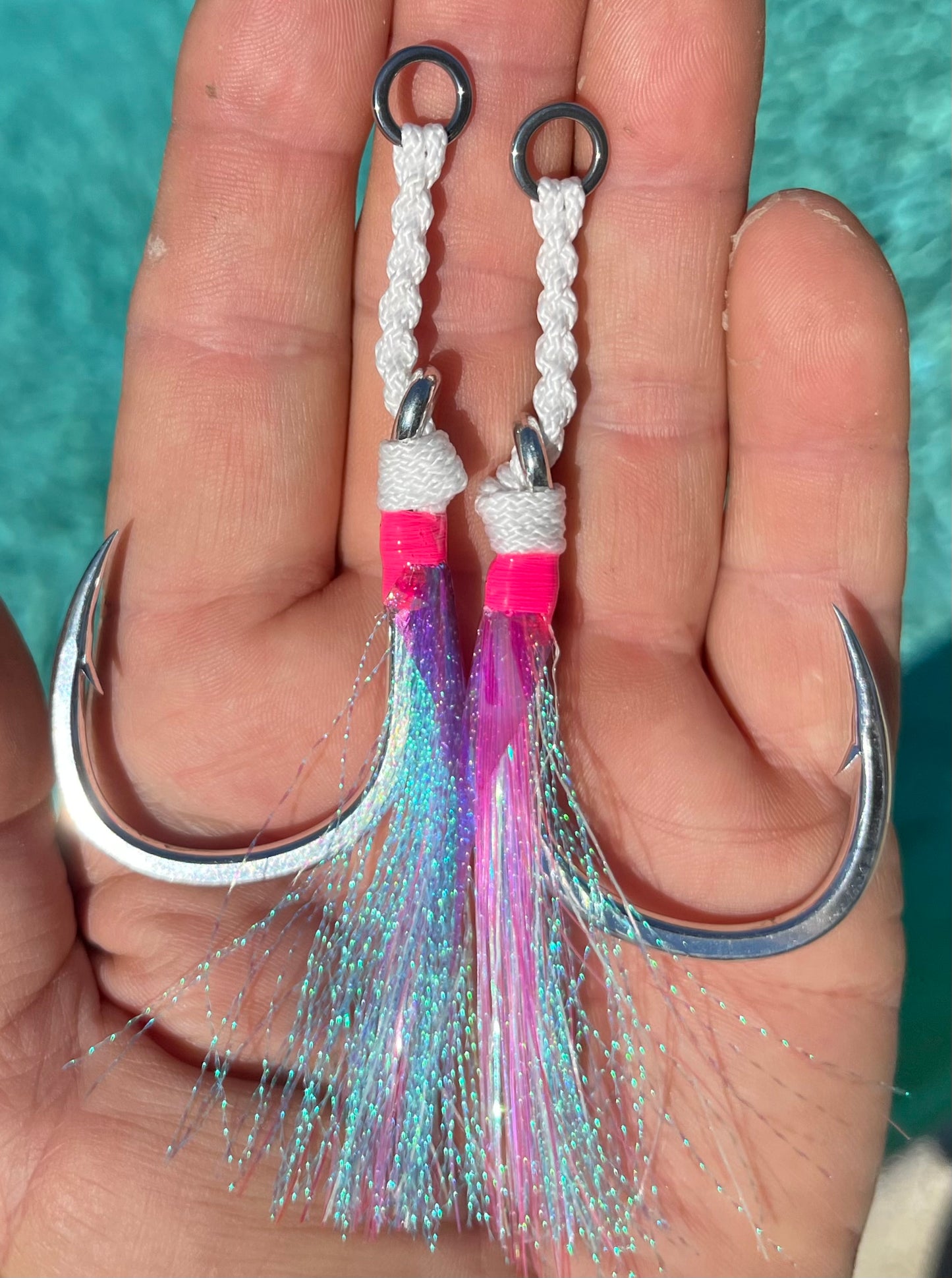 11/0 Assist Hooks – Pink Blue Rainbow Flash